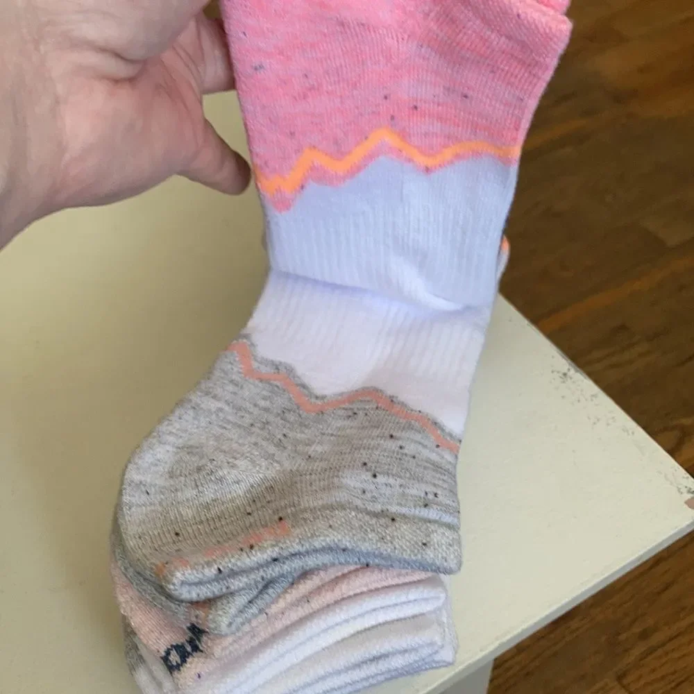 New Balance Ladies Trail Cushion Socks 6 pair